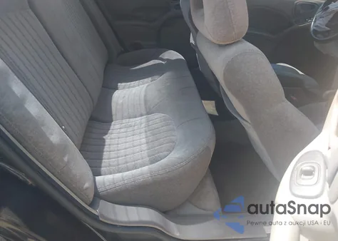 2001 Pontiac Grand Am Gt z USA, uszkodzony, nr VIN 1G2NW52E81C245384